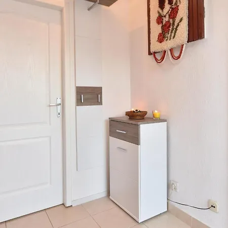 6 Bedroom Beautiful In