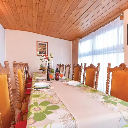 Casa de Férias 6 Bedroom Beautiful In *